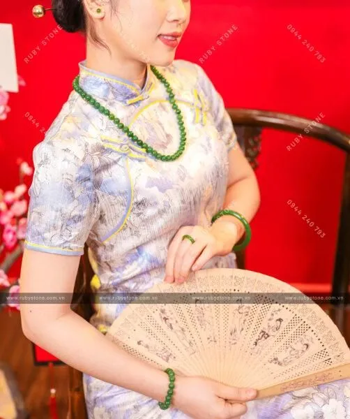 Gợi ý cho bạn cách tặng ngọc ý nghĩa cho từng người khác nhau.