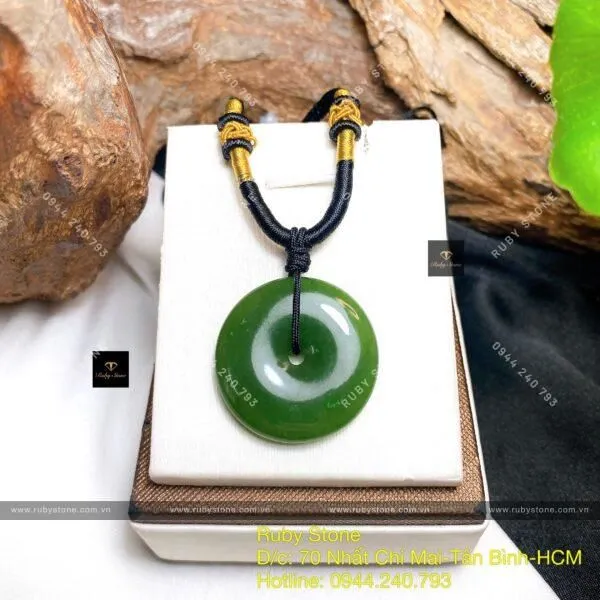 Gợi ý cho bạn cách tặng ngọc ý nghĩa cho từng người khác nhau.
