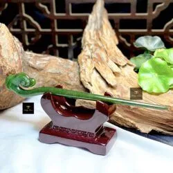Trâm cài tóc Ngọc bích Canada chạm tay tinh xảo, dài 17cm