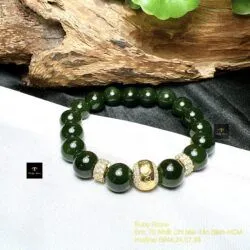 Vòng ngọc bích Canada xanh đậm, charm vàng 18k - Hình ảnh 5