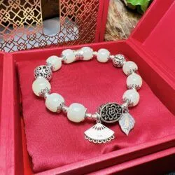 Vòng chuỗi Ngọc bích Hoà Điền mix charm bạc 925 - Hình ảnh 4