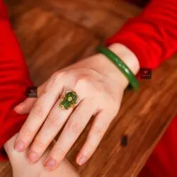 Bộ sản phẩm vòng tay và nhẫn tỳ hưu ngọc bích Canada vàng 18k