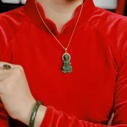 Bộ sản phẩm vòng tay, nhẫn và vòng cổ tượng phật quán thế âm bồ tát ngọc bích Canada