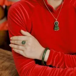 Bộ sản phẩm vòng tay, nhẫn và vòng cổ tượng phật quán thế âm bồ tát ngọc bích Canada