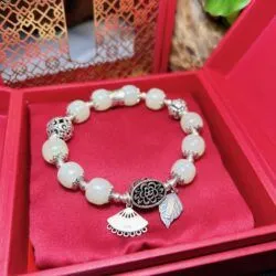 Vòng chuỗi Ngọc bích Hoà Điền mix charm bạc 925