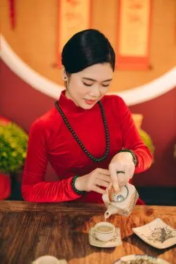 Bộ sản phẩm khuyên tai, vòng cổ, vòng tay và chuỗi ngọc bích Canada xanh lý đậm - Hình ảnh 3