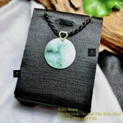 Mặt dây Vô sự bài tròn ngọc Phỉ thúy Myanmar, vàng 18k - Hình ảnh 6