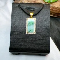 Mặt dây vô sự bài Phỉ thuý Myanmar, vàng 18k