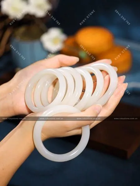 Những công dụng đặc biệt của Ngọc bích với cơ thể và cuộc sống con người
