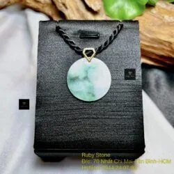 Mặt dây Vô sự bài tròn ngọc Phỉ thúy Myanmar, vàng 18k - Hình ảnh 3