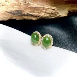 Khuyên tai ngọc bích Canada, vàng 18k Khuyên tai ngọc bích Canada, vàng 18k