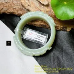 Vòng bản liền Ngọc bích Nga chạm hoa mẫu đơn - Hình ảnh 7
