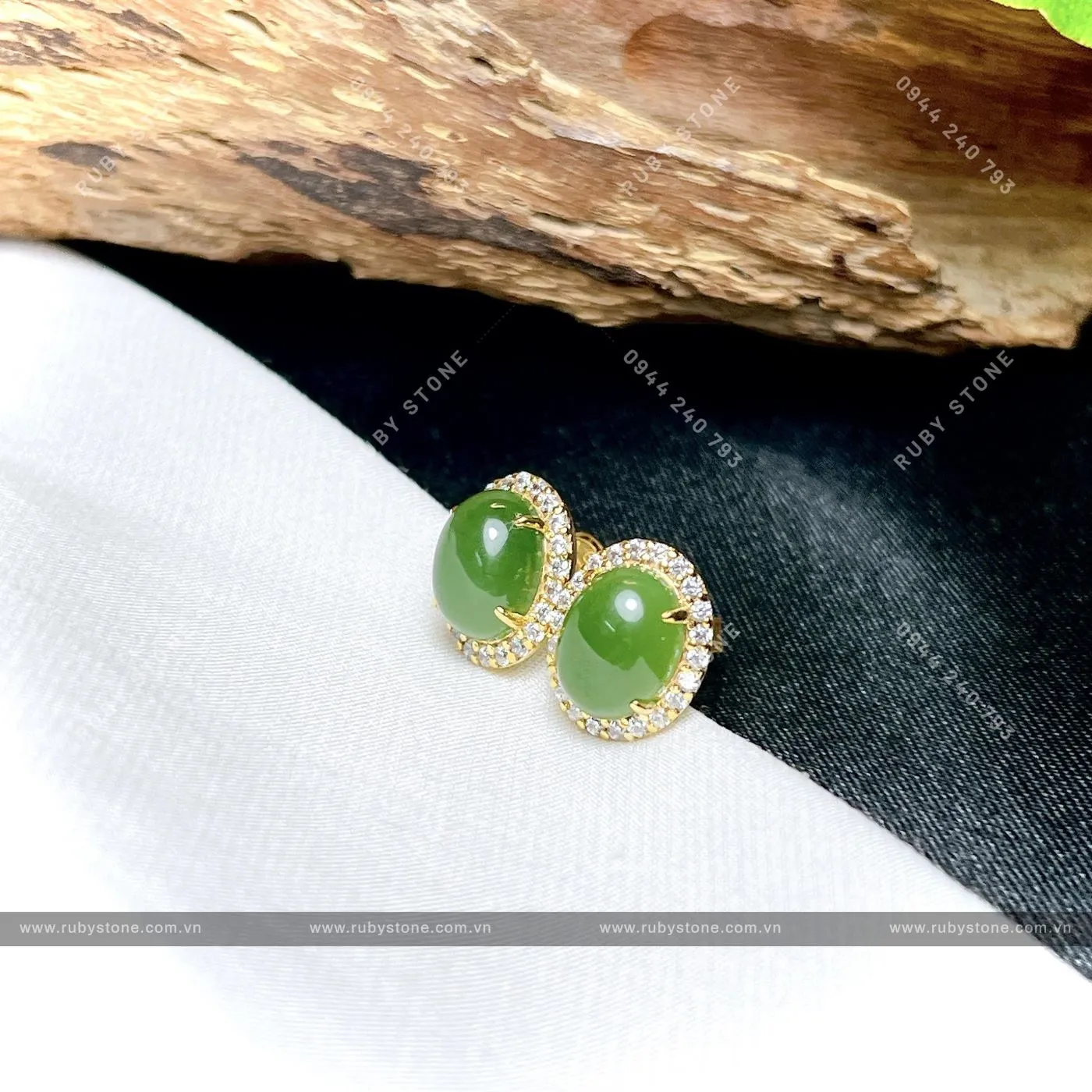 Khuyên tai ngọc bích Canada, vàng 18k Khuyên tai ngọc bích Canada, vàng 18k - Ảnh 4