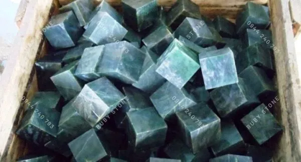 Những công dụng đặc biệt của Ngọc bích với cơ thể và cuộc sống con người