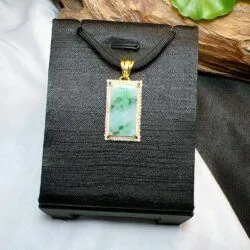 Mặt dây vô sự bài Phỉ thuý Myanmar, vàng 18k - Ảnh 6