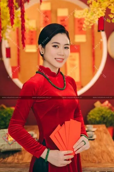 Trong phong thuỷ đeo Ngọc có cần theo mệnh không?