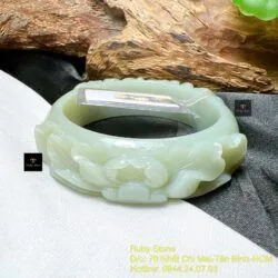 Vòng bản liền Ngọc bích Nga chạm hoa mẫu đơn - Hình ảnh 2