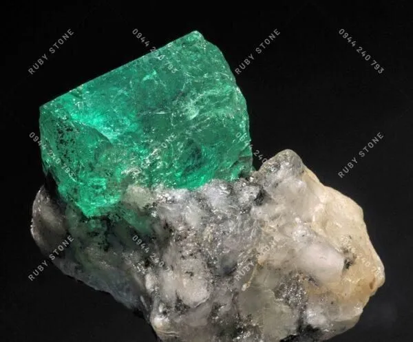 Tất cả về Ngọc lục bảo - Nữ hoàng của các loại Đá quý