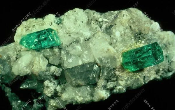 Tất cả về Ngọc lục bảo - Nữ hoàng của các loại Đá quý