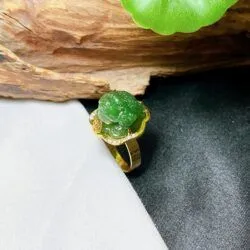 Nhẫn nữ Thiềm thừ (cóc 3 chân) ngọc bích Canada, vàng 18k - Hình ảnh 4