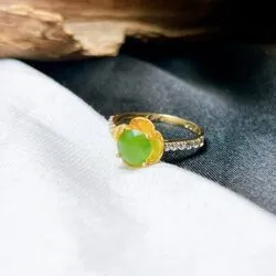 Nhẫn nữ ngọc bích Canada mài giác, vàng 18k