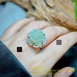 Nhẫn hoa mẫu đơn Ngọc bích Nga, vàng Ý 18k