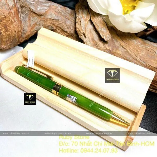 Chín chữ cho bạn biết vì sao người ta đeo Ngọc! Cách chọn ngọc theo từng lứa tuổi.