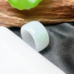Nhẫn càn long ngọc Cẩm thạch phớt xanh