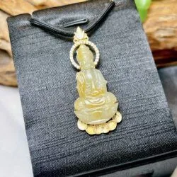 Phật quán thế âm bồ tát ngọc Cẩm thạch huyết Myanmar, vàng 18k - Ảnh 3