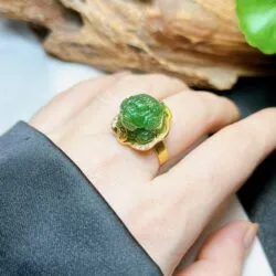 Nhẫn nữ Thiềm thừ (cóc 3 chân) ngọc bích Canada, vàng 18k - Hình ảnh 3