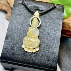 Phật quán thế âm bồ tát ngọc Cẩm thạch huyết Myanmar, vàng 18k - Ảnh 2