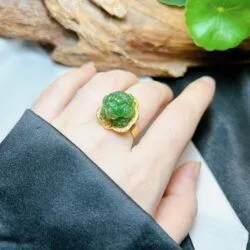 Nhẫn nữ Thiềm thừ (cóc 3 chân) ngọc bích Canada, vàng 18k - Hình ảnh 2