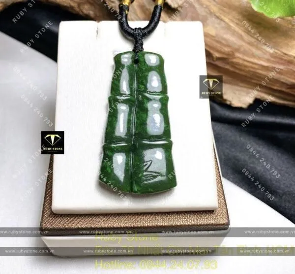 Chín chữ cho bạn biết vì sao người ta đeo Ngọc! Cách chọn ngọc theo từng lứa tuổi.