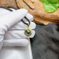 Mặt dây chuyền cỏ bốn cánh Phỉ Thúy Mực Dục, vàng 18k - Ảnh 7
