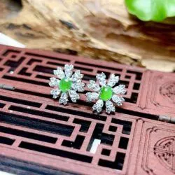 Khuyên tai ngọc Phỉ thúy xanh lục đế vương Myanmar, vàng 18k - Hình ảnh 5