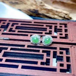 Khuyên tai ngọc Phỉ thúy xanh lục đế vương Myanmar, vàng 18k - Hình ảnh 2