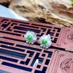 Khuyên tai ngọc Phỉ thúy xanh lục đế vương Myanmar, vàng 18k - Hình ảnh 3