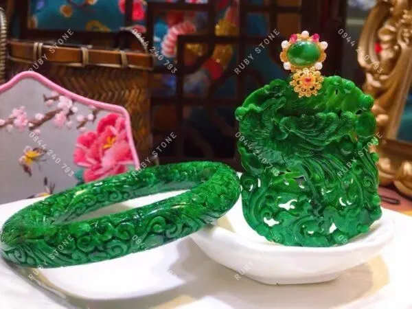 Sự hình thành và phân cấp màu sắc của Jadeite jade