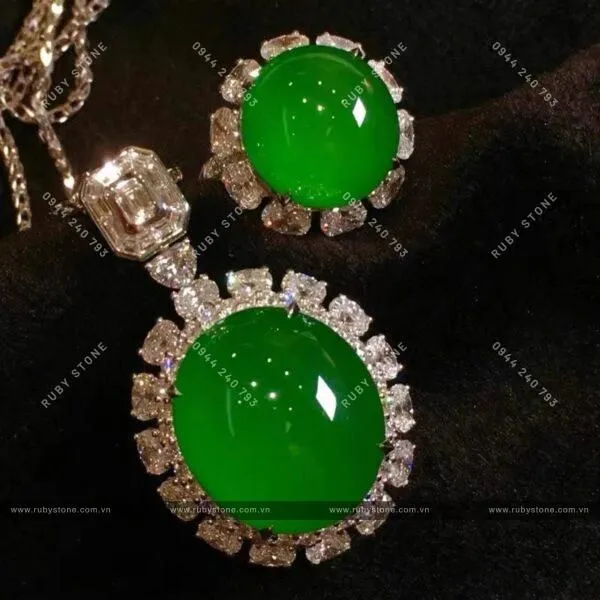 Sự hình thành và phân cấp màu sắc của Jadeite jade