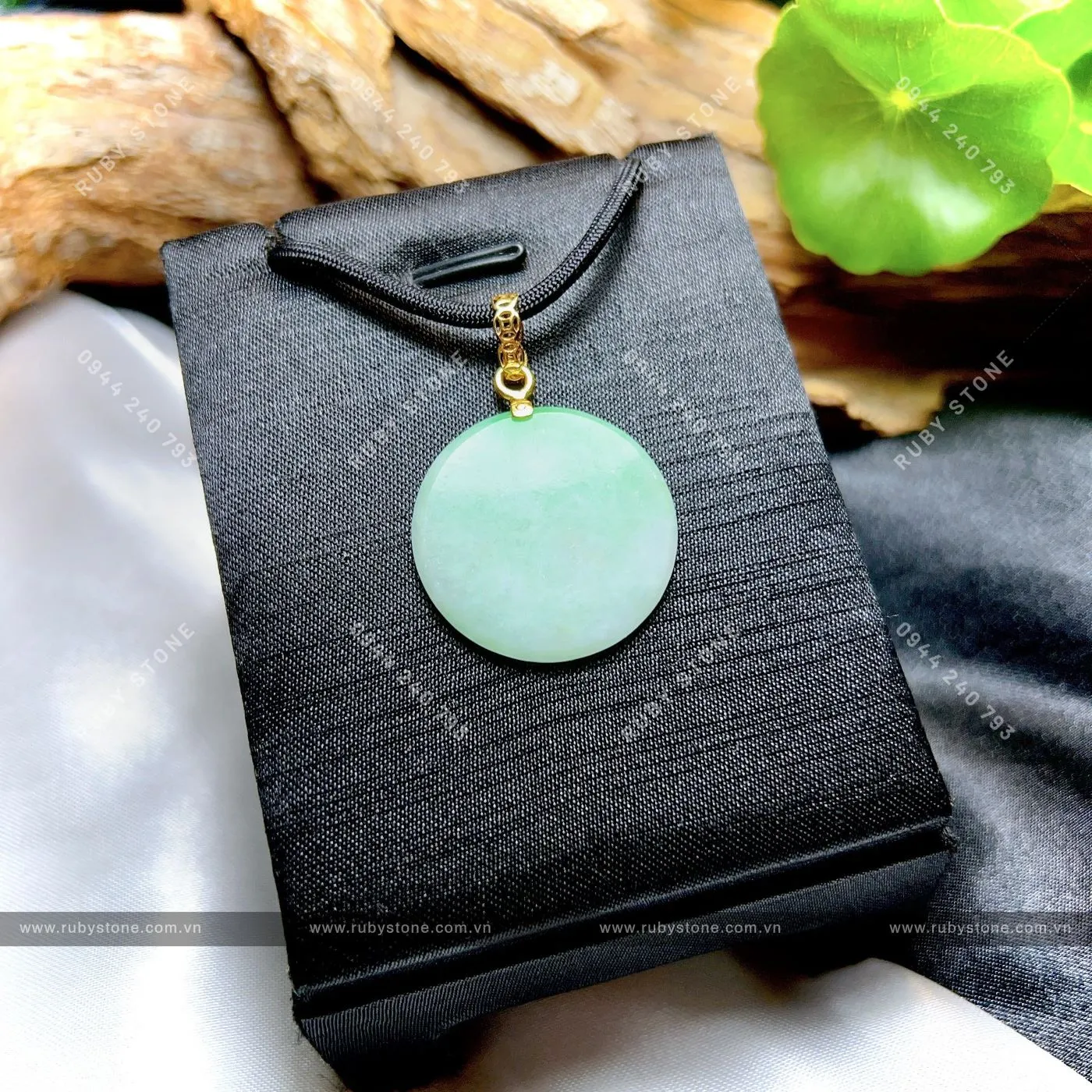 Mặt dây vô sự bài Ngọc cẩm thạch Miến Điện Mặt dây vô sự bài Ngọc cẩm thạch Miến Điện - Ảnh 3