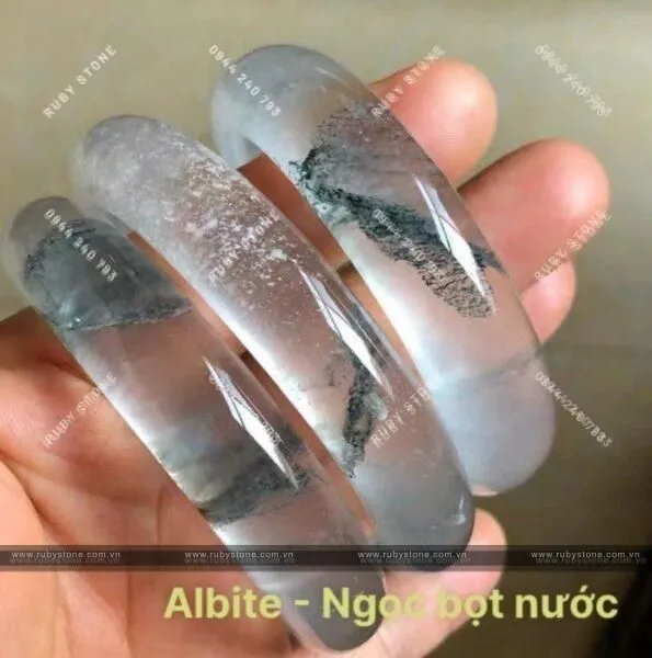 Sự hình thành và phân cấp màu sắc của Jadeite jade