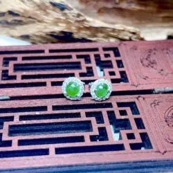 Khuyên tai ngọc Phỉ thúy xanh lục đế vương Myanmar, vàng 18k - Ảnh 2