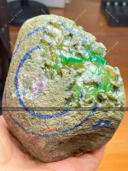 Sự hình thành và phân cấp màu sắc của Jadeite jade