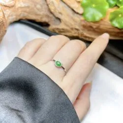 Nhẫn ngọc Phỉ thúy xanh lục Myanmar, vàng trắng 14k