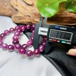 Vòng chuỗi Ruby Nam Phi thiên nhiên mài giác - Hình ảnh 3