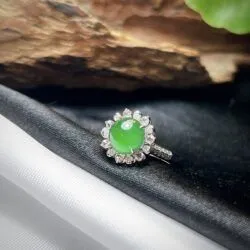 Nhẫn ngọc Phỉ thúy xanh lục đế vương, vàng 18k, kim cương thiên nhiên