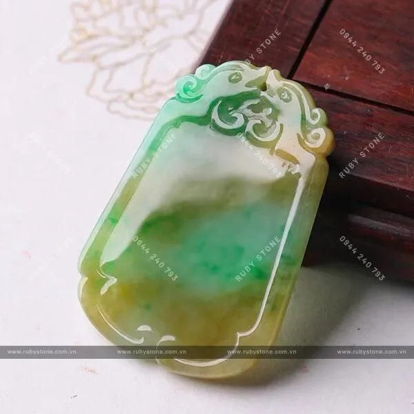 Vô sự bài là gì? Mặt ngọc tối giản nhưng tràn đầy khí chất