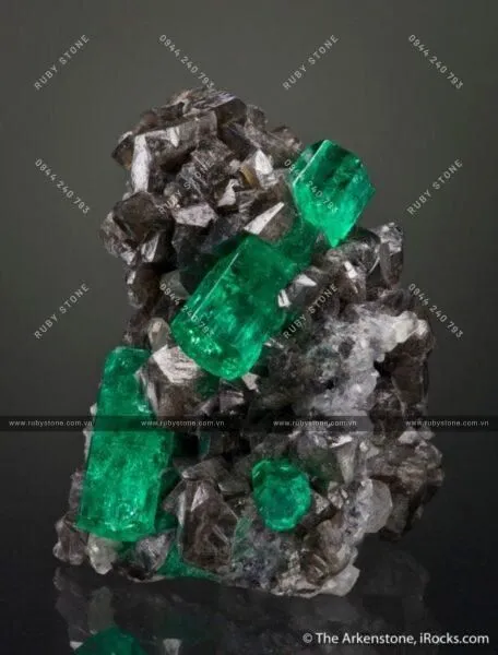 Emerald - Ngọc Lục Bảo là gì? Công dụng và giá trị của Ngọc Lục Bảo như thế nào?