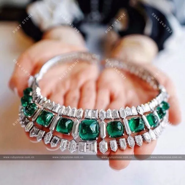 Emerald - Ngọc Lục Bảo là gì? Công dụng và giá trị của Ngọc Lục Bảo như thế nào?