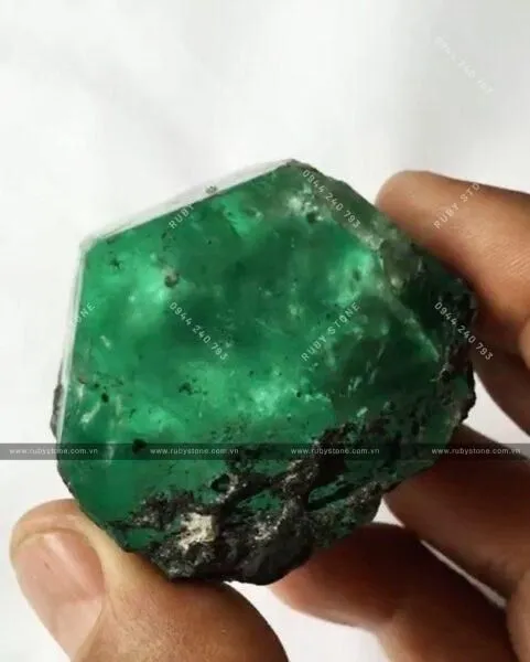 Emerald - Ngọc Lục Bảo là gì? Công dụng và giá trị của Ngọc Lục Bảo như thế nào?